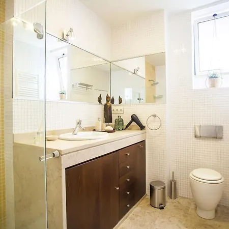 카르무 인 시아두 아파트먼트 리스본