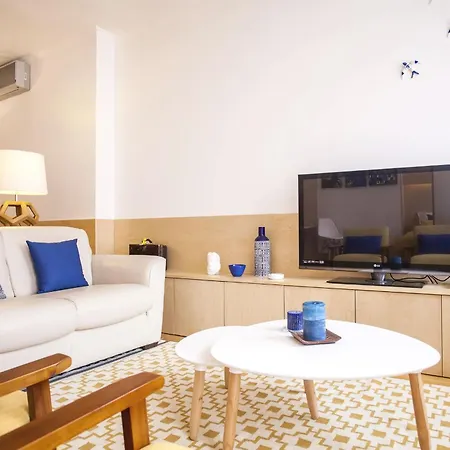 카르무 인 시아두 아파트먼트 * 리스본